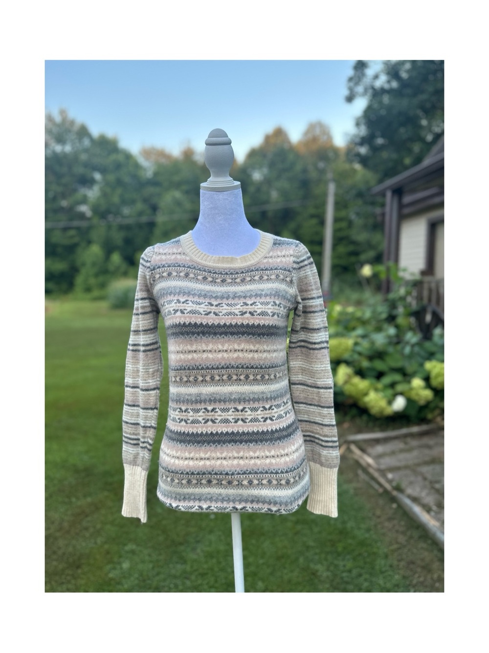 Cambridge Dry Goods Cream and Gray Striped Lambswool Blend Sweater Size Medium